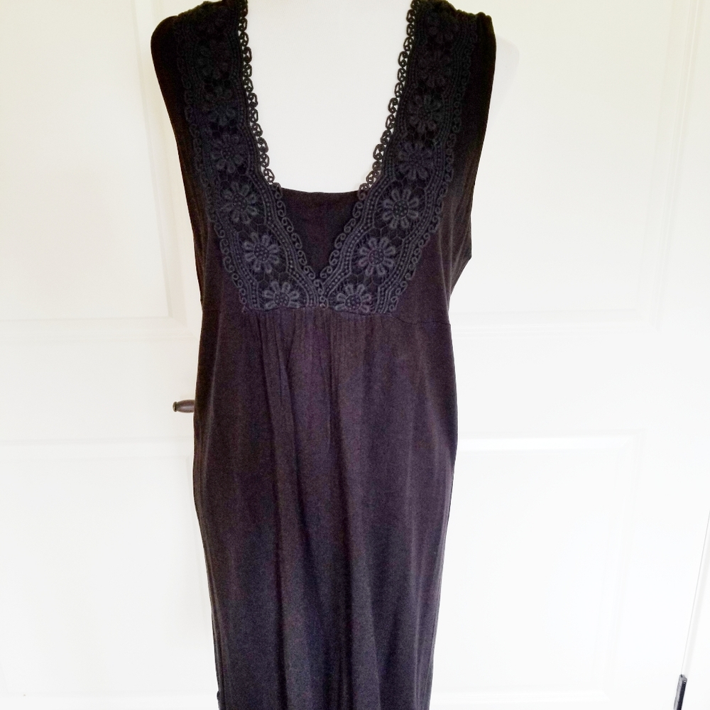 EUC Fylo Women's Sleeveless Dress